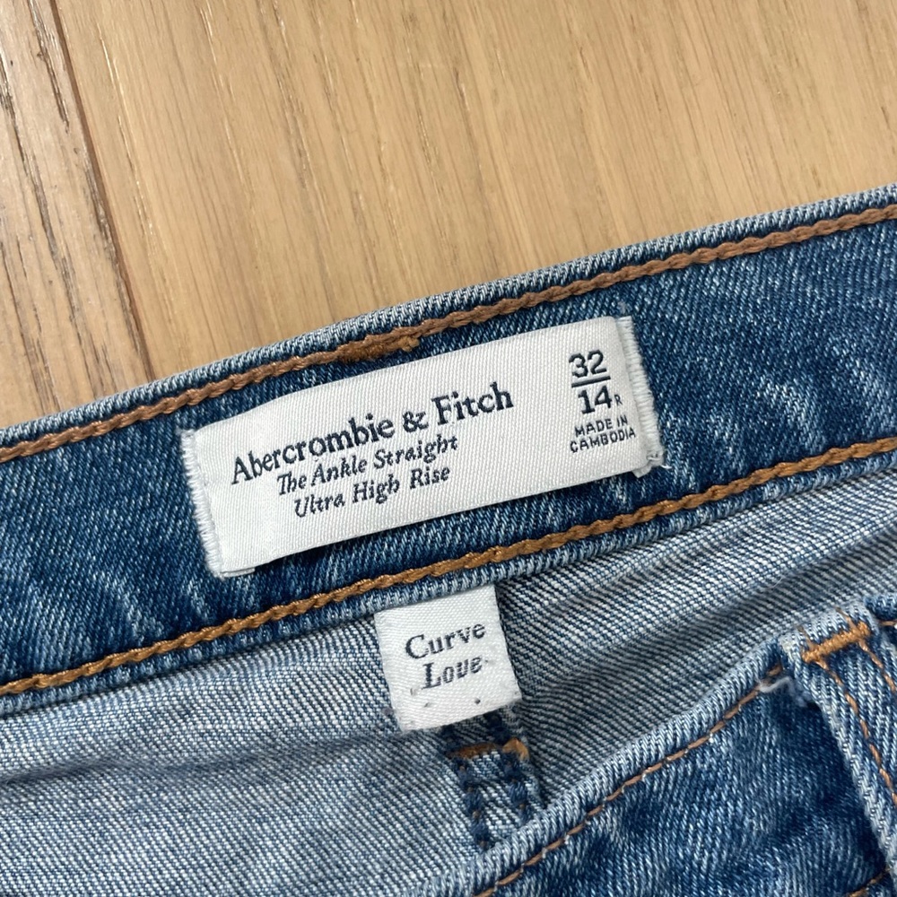 Abercrombie distressed straight ankle jeans - Curve Love